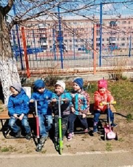 1 мая наши самые младшие воспитанники отметили солнечный и весенний праздник спортивными подвигами.