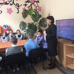 22 апреля в рамках межведомственного взаимодействия специалистами отделения сопровождения замещающих семей МКУ Центр «Искорка» было проведено занятие для подростков, учащихся 7 класса МБОУ «СОШ№11»: