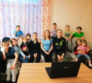В Международный день авиации и космонавтики в центре «Искорка» прошла интерактивная игра-викторина «Космический бой».