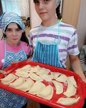17 июля в центре прошло очередное занятие кулинарного клуба «Хозяюшка», которое проводят для наших детей каждую субботу воспитатели.